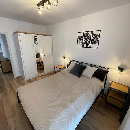 Newport Industrial Apartament