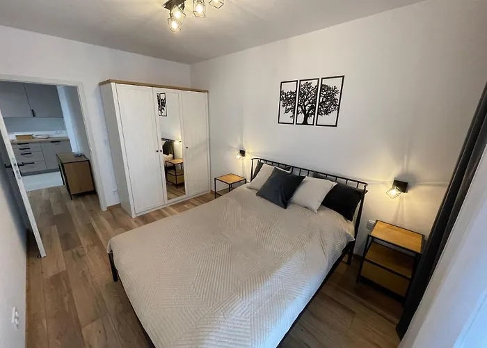 Newport Industrial Apartman